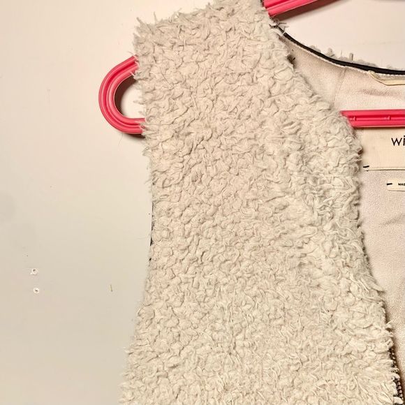 ARITZIA Wilfred Fluffy Cream Vest (Size XXS) - Picture 7 of 13